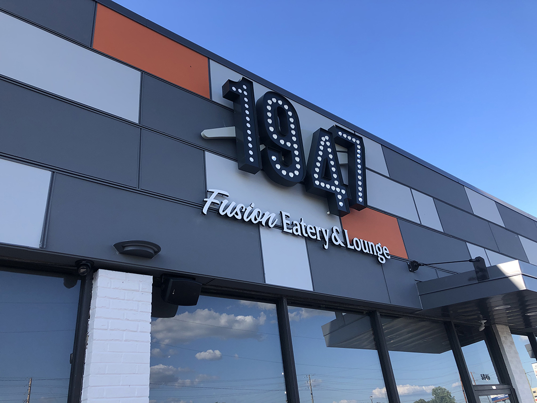 Royal Indian palace-inspired dining ambiance